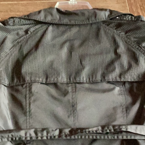 Short Trench Coat - Picture 3 of 5